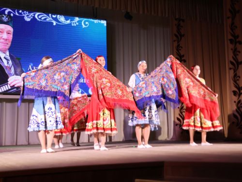Азат Закиров исемендәге районкүләм бию конкурсыннан безнең репортаж