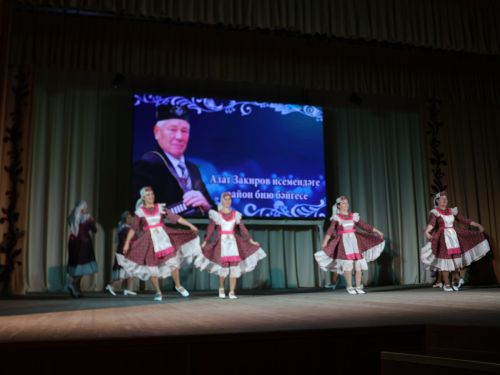 Азат Закиров исемендәге районкүләм бию конкурсыннан безнең репортаж