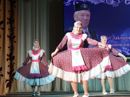 Азат Закиров исемендәге районкүләм бию конкурсыннан безнең репортаж