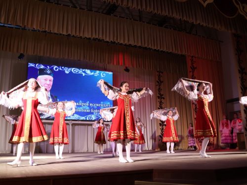 Азат Закиров исемендәге районкүләм бию конкурсыннан безнең репортаж