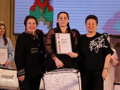 Актаныштагы «Ел хатын- кызы. Ел ир-аты: хатын-кыз карашы-2025» зона бәйгесеннән фотолар