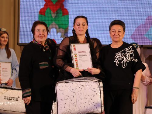 Актаныштагы «Ел хатын- кызы. Ел ир-аты: хатын-кыз карашы-2025» зона бәйгесеннән фотолар