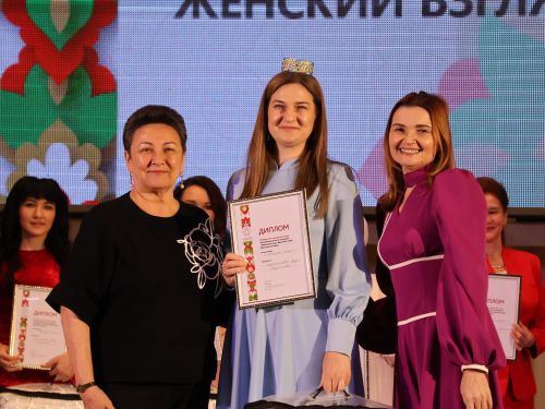 Актаныштагы «Ел хатын- кызы. Ел ир-аты: хатын-кыз карашы-2025» зона бәйгесеннән фотолар