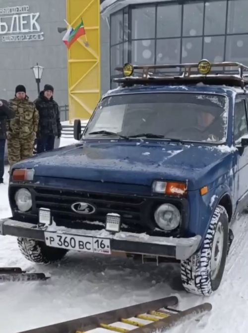 Актанышлыларның унҗиденче гуманитар ярдәмендә берничә машина да бар