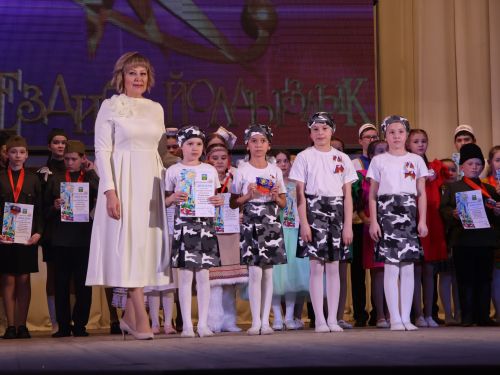 «Йолдызлык» фестиваленең 3 дәрәҗә лауреатларын хөрмәтләү- фотолар
