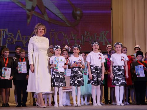 «Йолдызлык» фестиваленең 3 дәрәҗә лауреатларын хөрмәтләү- фотолар