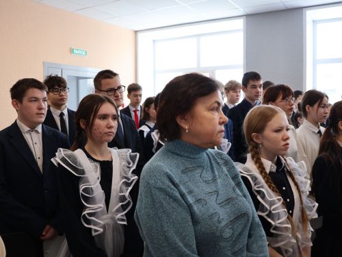 Казан кызы Анжела Молнар герой иренә багышланган «Батырлар даны мәңгелек» Хәтер диварын ачуга кайтты