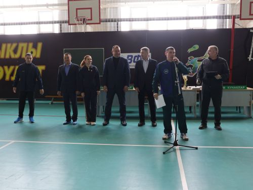 Спорт берләштерә: Актанышның хезмәт ияләре спартакиадада көч сынаша