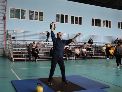 Спорт берләштерә: Актанышның хезмәт ияләре спартакиадада көч сынаша