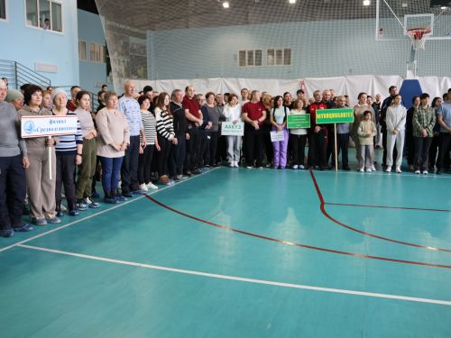 Спорт берләштерә: Актанышның хезмәт ияләре спартакиадада көч сынаша