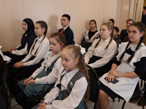Актаныш укучылары шәҗәрә төзи белә!
