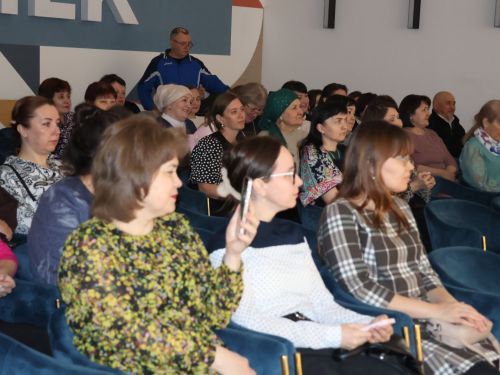 Актанышта социаль өлкәдә эшләүче хатын-кызларыбызны 8 Март бәйрәме белән котладылар
