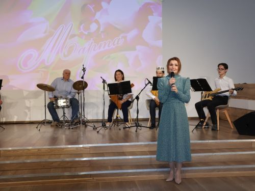 Актанышта социаль өлкәдә эшләүче хатын-кызларыбызны 8 Март бәйрәме белән котладылар
