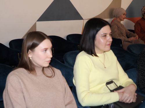 Актанышта социаль өлкәдә эшләүче хатын-кызларыбызны 8 Март бәйрәме белән котладылар