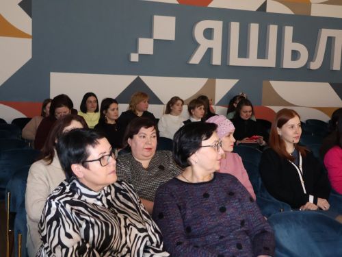 Актанышта социаль өлкәдә эшләүче хатын-кызларыбызны 8 Март бәйрәме белән котладылар
