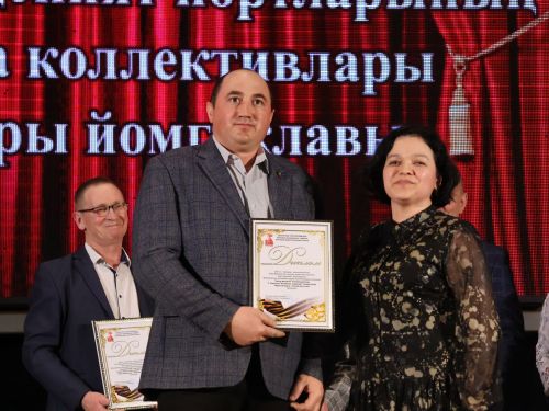 Актаныш районының Киров һәм Зөбәер коллективлары- театр айлыгы җиңүчеләре