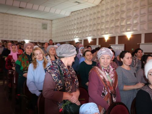 Актаныш гүзәлләрен 8 Март- Халыкара хатын-кызлар көне белән котладылар (фотолар)