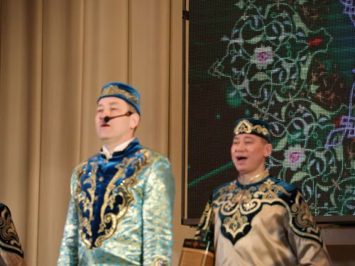 Актаныш гүзәлләрен 8 Март- Халыкара хатын-кызлар көне белән котладылар (фотолар)