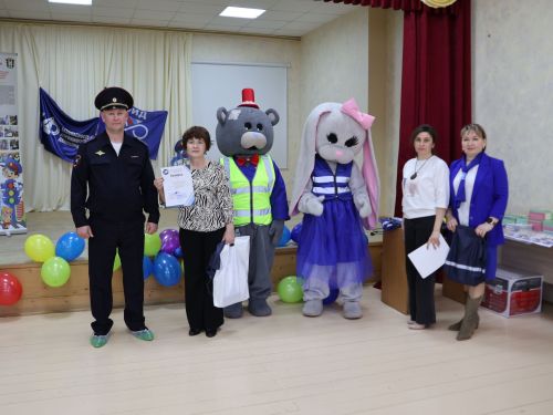 Юл йөрү кагыйдәләренә багышланган иҗади бәйгедә җиңүчеләр принтерлар белән бүләкләнде