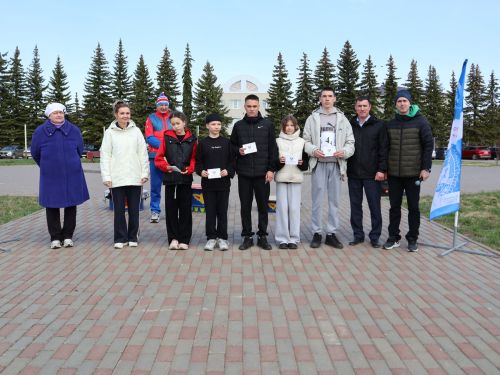Якташыбыз Фирая Солтанова- Жданова Кубогы ярышларын ачу тантанасында ГТО нормативларын үтәгән укучылар хөрмәтләнде