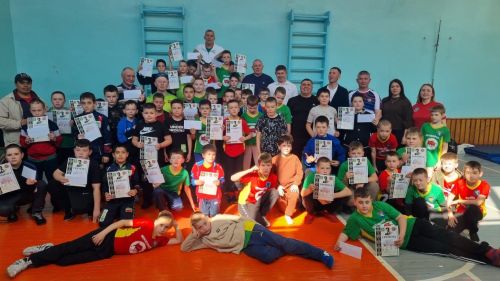 Фронтовик шагыйрь Нур Баянга 120 ел тулу уңаеннан Пучы урта мәктәбендә районара көрәш ярышы узды
