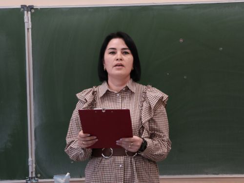 Актанышның беренче санлы мәктәбендә төрле һөнәр ияләре укучылар белән бергә «Җиңү диктанты» язды