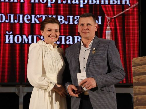 Иске Сәфәр мәдәният йорты артисты Әлфис Әхмәтшәрипов «Мәдәнияттә казанышлар өчен» медале белән бүләкләнде
