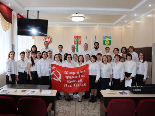 Актаныш районы хакимияте җитәкчеләре Җиңү җырларын күз яшьләре аша башкарды