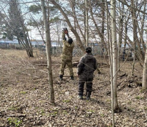 Тыңламаслылар зират чистарту өмәсенә чыкты