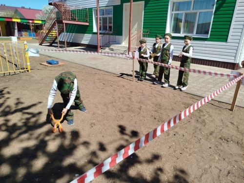 Балалар бакчасы нәниләре «Аҗаган» хәрби - патриотик уеннарында ярышты