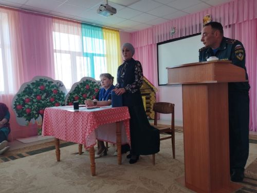 Яңа Әлем балалар бакчасында ата-аналарга куркынычсызлык кагыйдәләрен аңлаттылар