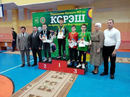 Пучы балалар иҗат үзәгенең «Нур Баян» көрәш командасы Арчадан җиңеп кайтты