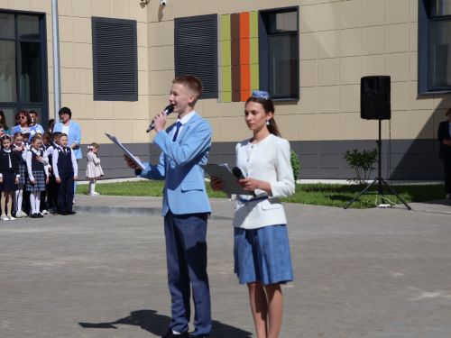 Сәләтле балалар өчен гуманитар гимназиядә Соңгы кыңгырау бәйрәме: Ак юллар сезгә, балалар!