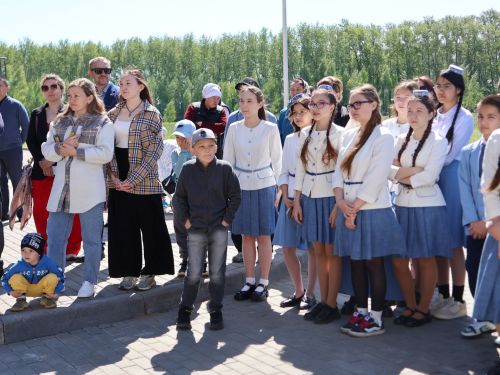 Сәләтле балалар өчен гуманитар гимназиядә Соңгы кыңгырау бәйрәме: Ак юллар сезгә, балалар!
