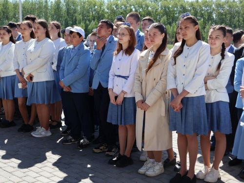 Сәләтле балалар өчен гуманитар гимназиядә Соңгы кыңгырау бәйрәме: Ак юллар сезгә, балалар!