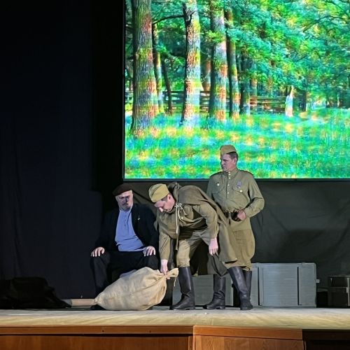 Актаныш муниципаль театры Бөек Җиңүнең 80 еллыгына «Ярлыкау» спектаклен сәхнәләштерде