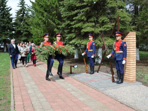 Актанышның технология техникумының «Батырлар аллеясы»на яңа батырлар өстәлде