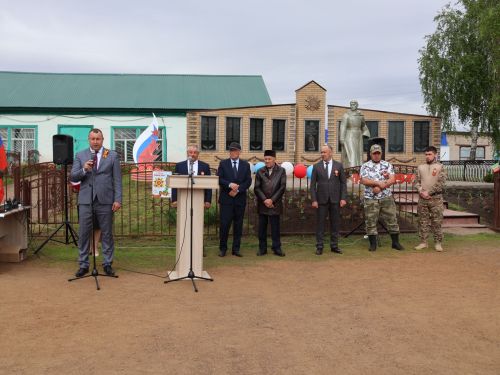 Бүген Такталачык халкы Бөек Җиңү алып килгән 400 батырын искә алды
