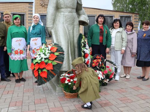 Бүген Такталачык халкы Бөек Җиңү алып килгән 400 батырын искә алды