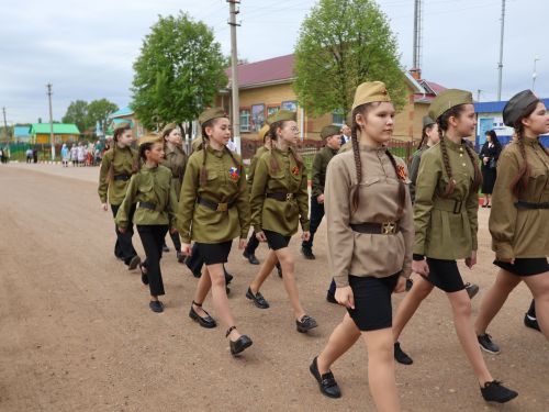Бүген Такталачык халкы Бөек Җиңү алып килгән 400 батырын искә алды