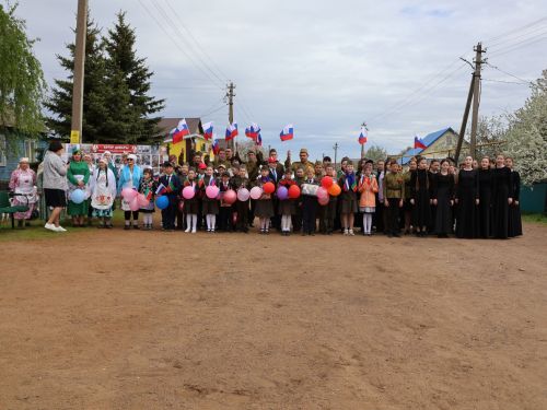 Бүген Такталачык халкы Бөек Җиңү алып килгән 400 батырын искә алды
