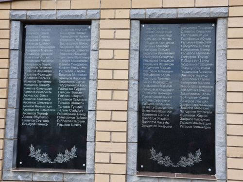 Бүген Такталачык халкы Бөек Җиңү алып килгән 400 батырын искә алды