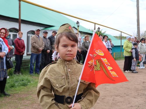 Бүген Такталачык халкы Бөек Җиңү алып килгән 400 батырын искә алды