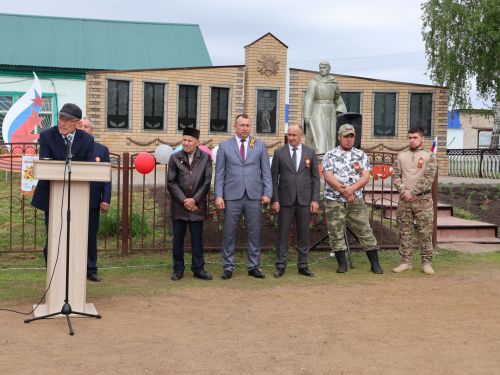 Бүген Такталачык халкы Бөек Җиңү алып килгән 400 батырын искә алды