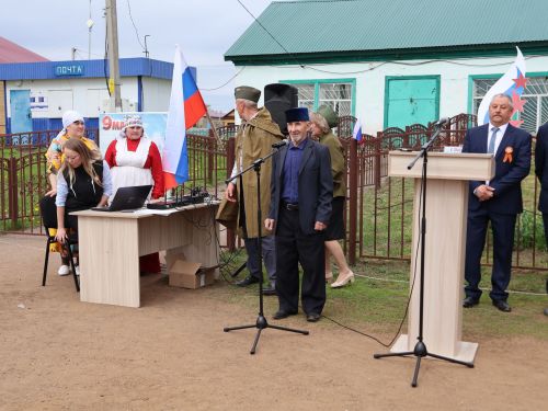 Бүген Такталачык халкы Бөек Җиңү алып килгән 400 батырын искә алды