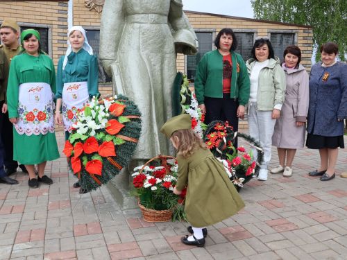 Бүген Такталачык халкы Бөек Җиңү алып килгән 400 батырын искә алды