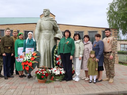 Бүген Такталачык халкы Бөек Җиңү алып килгән 400 батырын искә алды