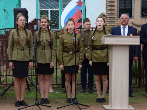 Бүген Такталачык халкы Бөек Җиңү алып килгән 400 батырын искә алды
