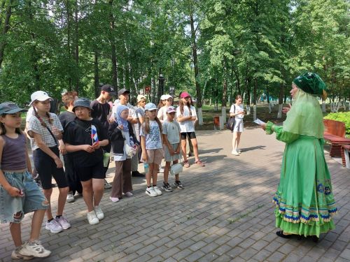 Россия көненә милли кием ки!