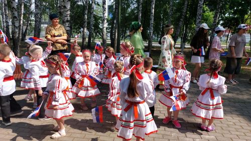 Россия көненә милли кием ки!